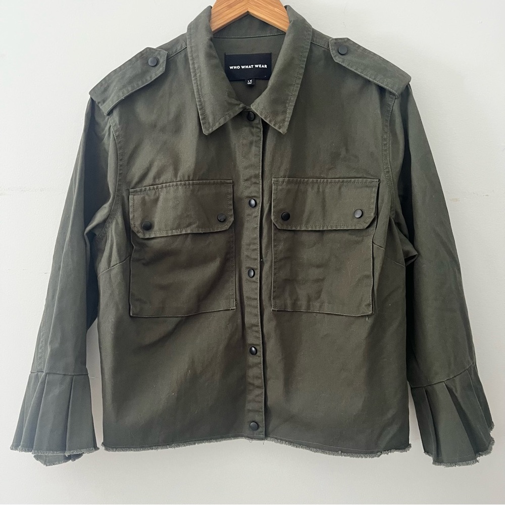 Who What Wear green Utility Jacket with flare sleeve crop size 1X